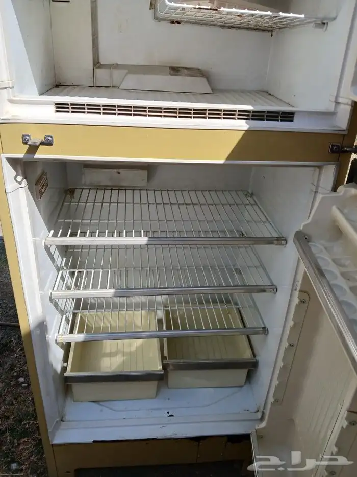 2ثلاجة وقارئ سيديات وسيديات ومواطير هواء 16