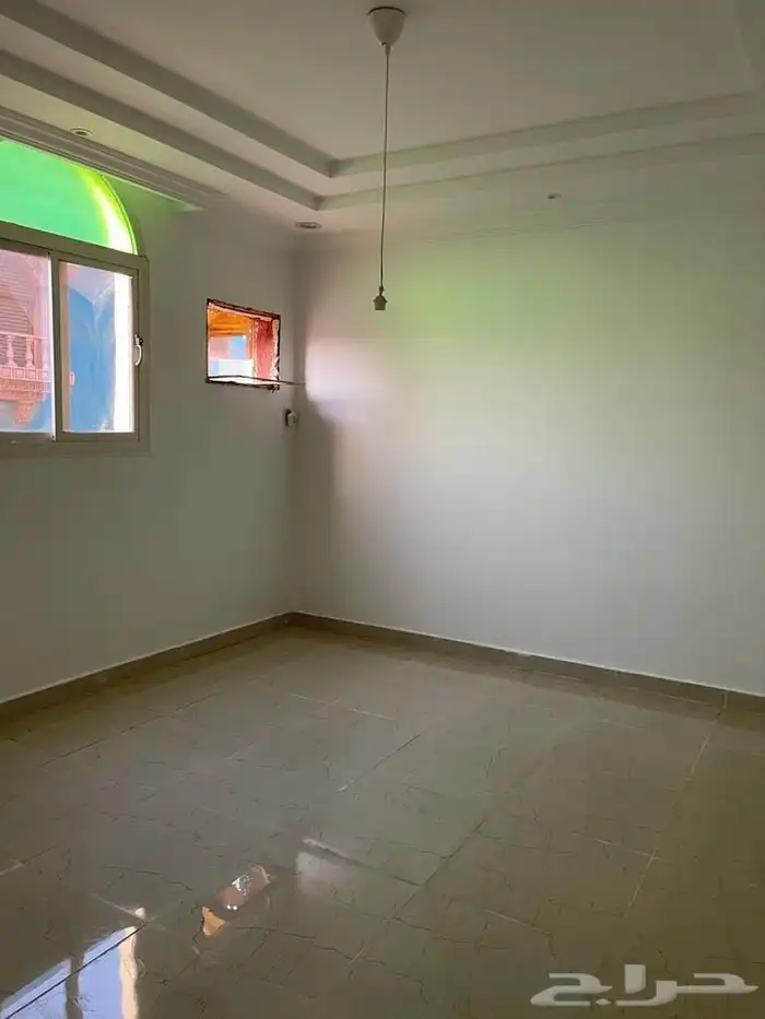 شقة فاخرة للايجار السنوي في موقع مميز حي الرغامة 5