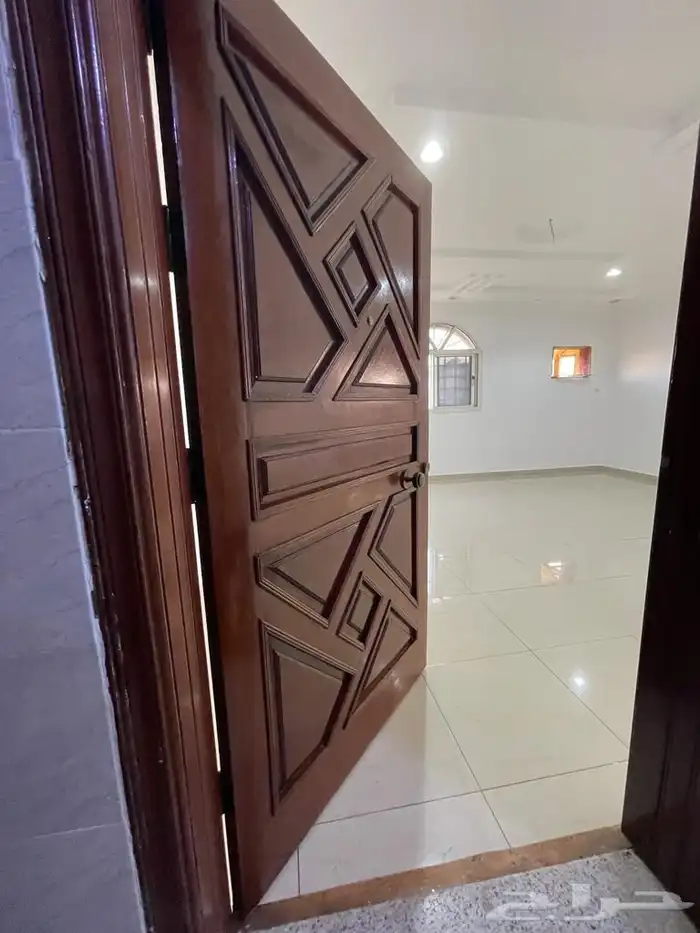 شقة فاخرة للايجار السنوي في موقع مميز حي الرغامة 1