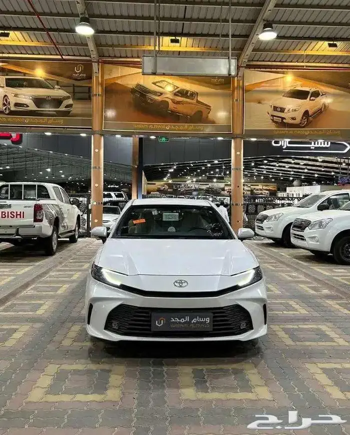 تويوتا كامري E بنزين 2025 كاش وبنك 2