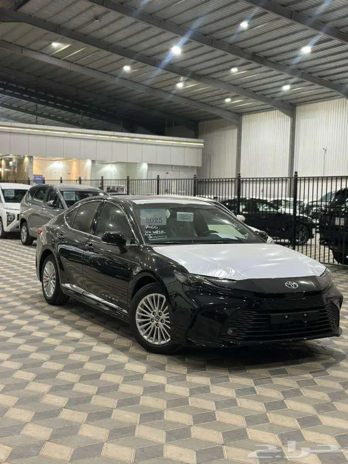 تويوتا كامري L E موديل 2025 عبد اللطيف جميل اصفار 1