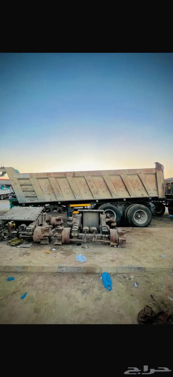 صندوق قلاب 22 متر للبيع خالي من الحام والكسور على الشرط 0