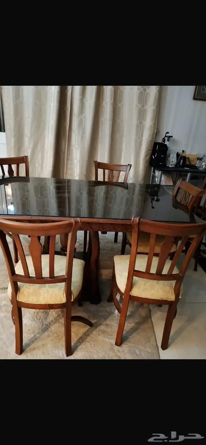 كنب وطاولة طعام 1