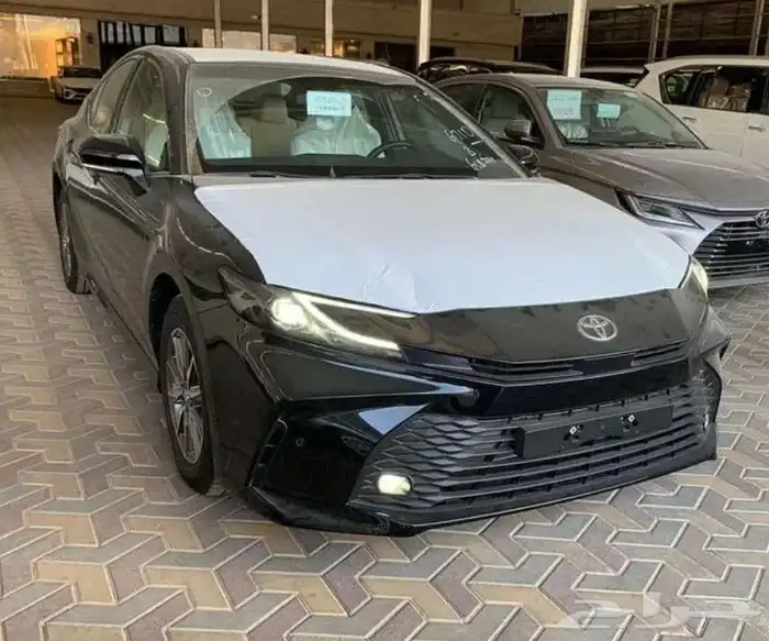كامري 2025 E بنزين تيتانيوم واسود جميع الالوان متوفر 1