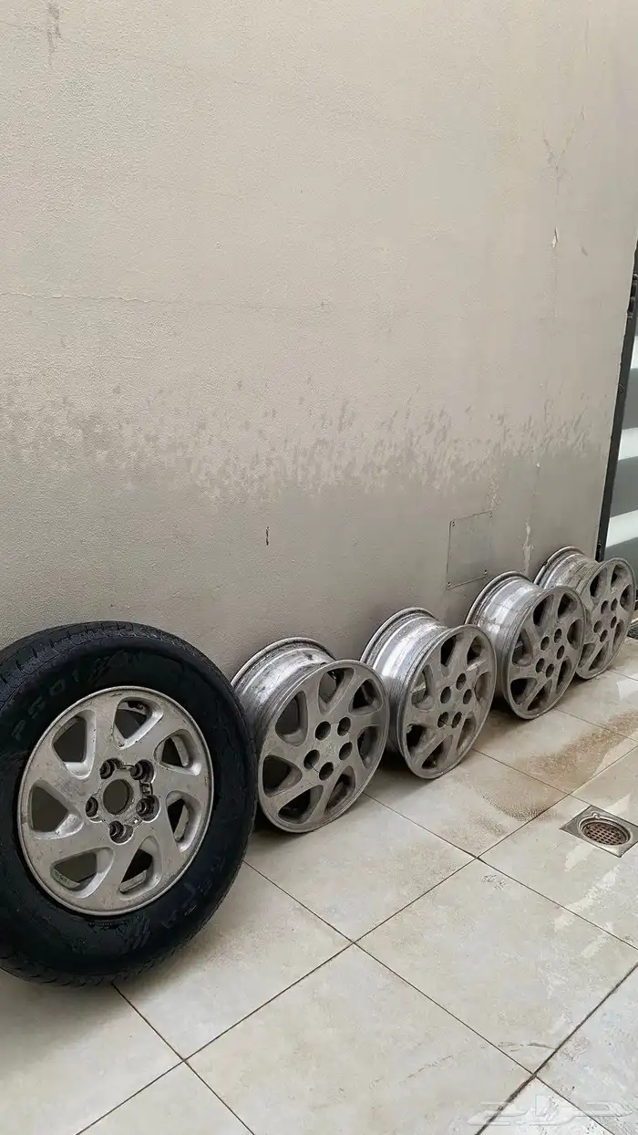 للبيع جنوط كامري 5