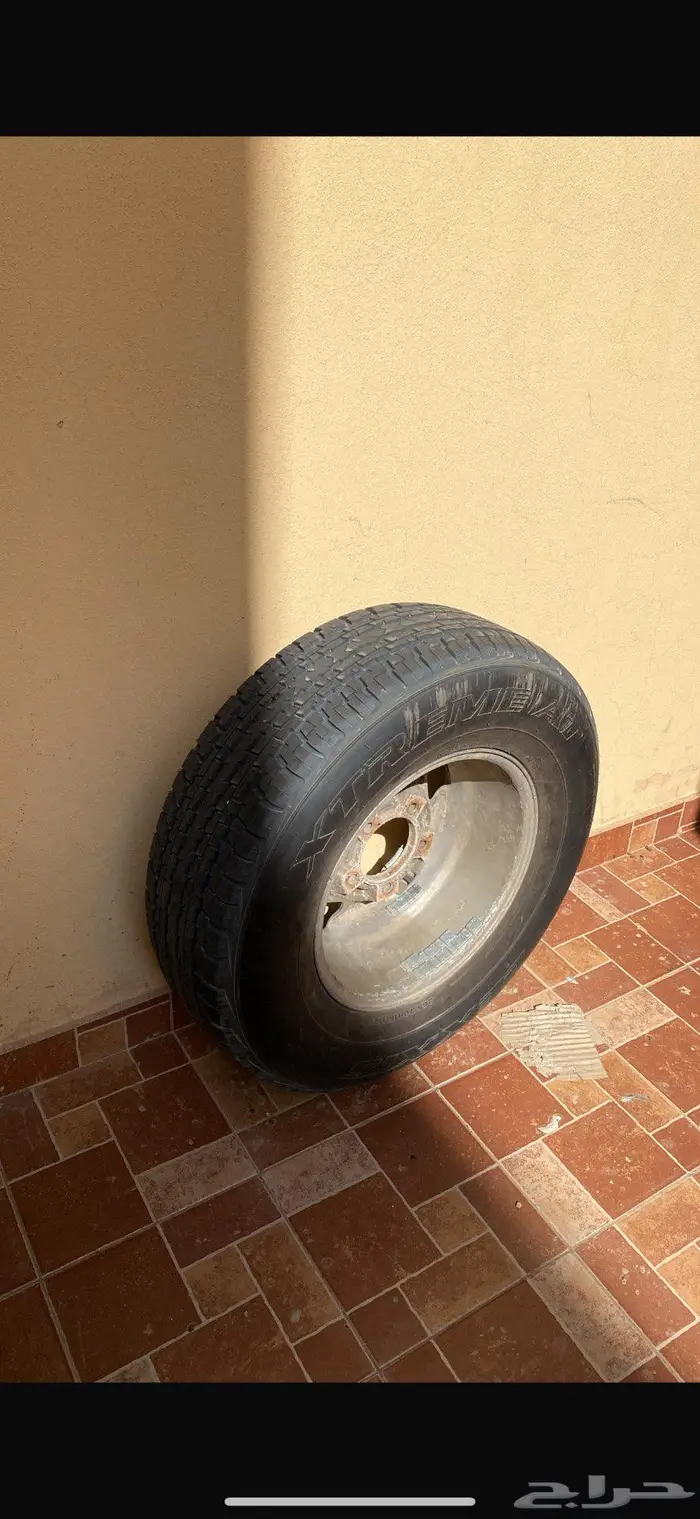 جنوط ربع الرفرف وكفرات طقم 5 جديده 0