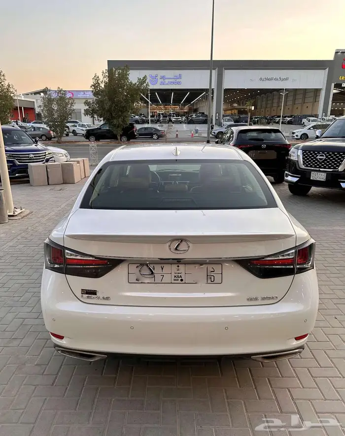 لكزس GS350 2018 41