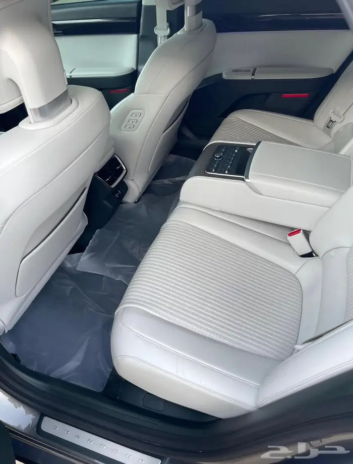 ازيرا 2023 وارد كوريا 16