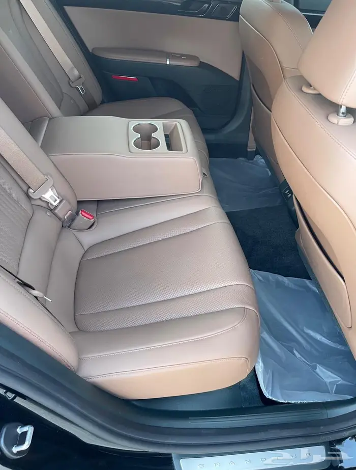 ازيرا 2025 وارد كوريا 15