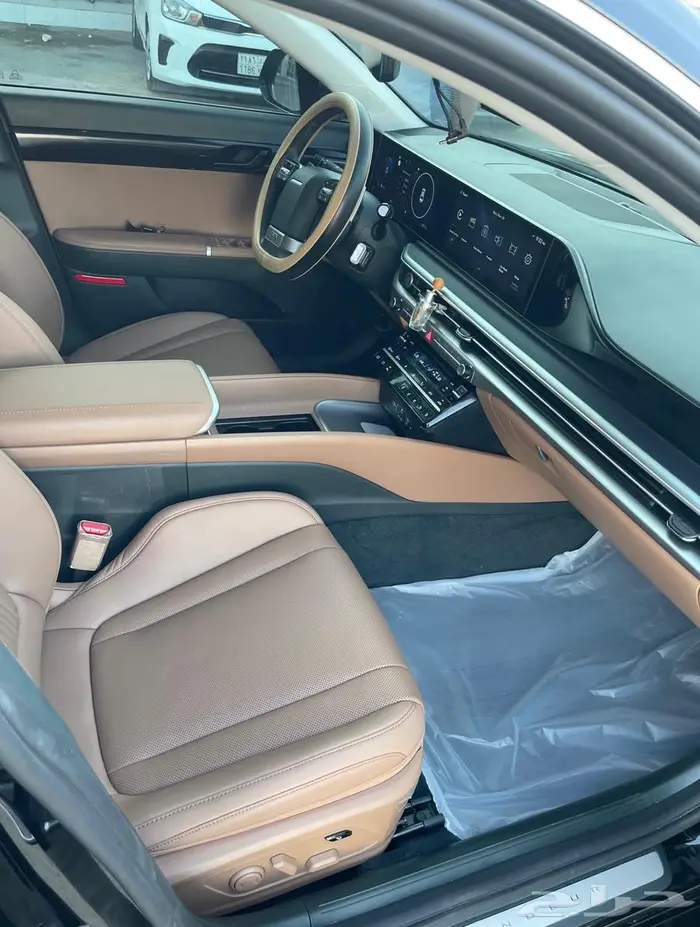 ازيرا 2025 وارد كوريا 12