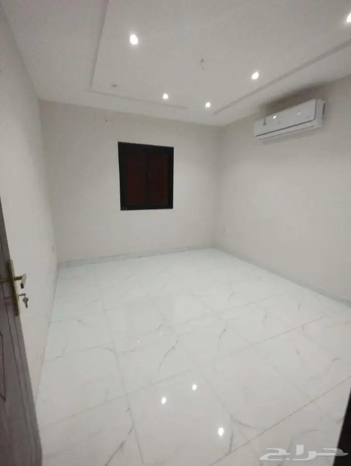 شقة فاخرة للايجار حي الربوة 5