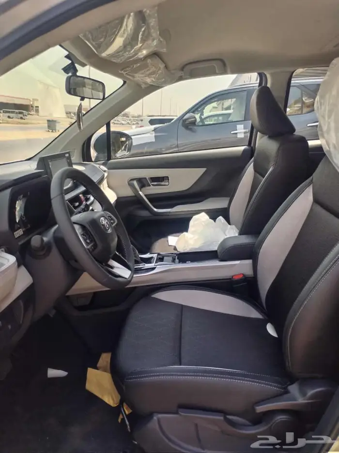 تويوتا فيلوز 2025 GLX عبداللطيف جميل 9