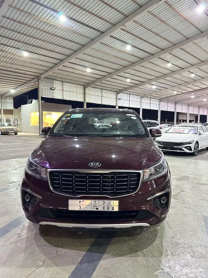 كيا كرنفال 2019 ديزل مستورد شاشه كاميرا فتحتين سقف 3