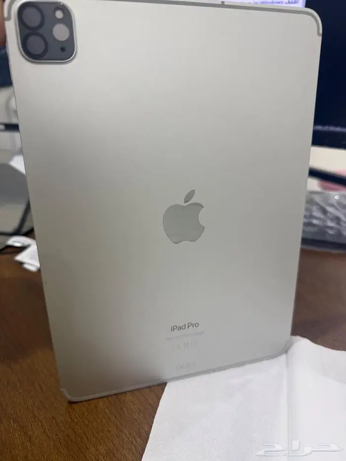 ايباد برو 256 قيقا مع سماعات ايربود برو 4