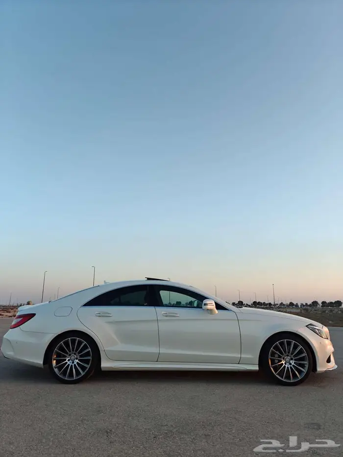 مرسيدس2016 550 CLS بحالة الوكالة 9