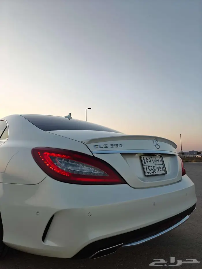 مرسيدس2016 550 CLS بحالة الوكالة 18