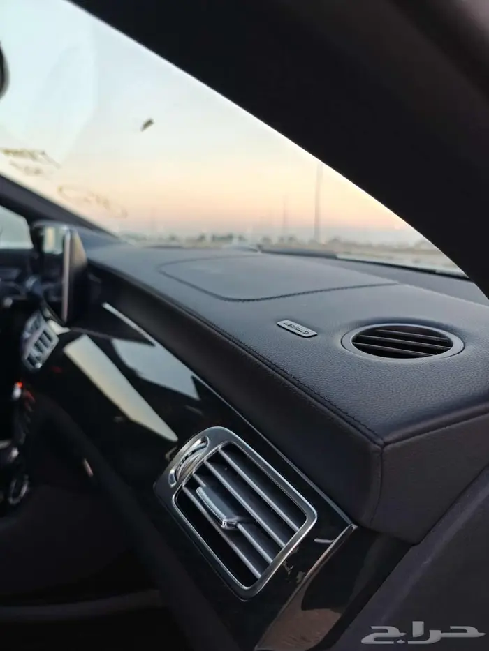 مرسيدس2016 550 CLS بحالة الوكالة 32