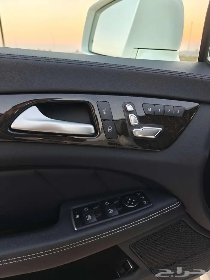 مرسيدس2016 550 CLS بحالة الوكالة 44