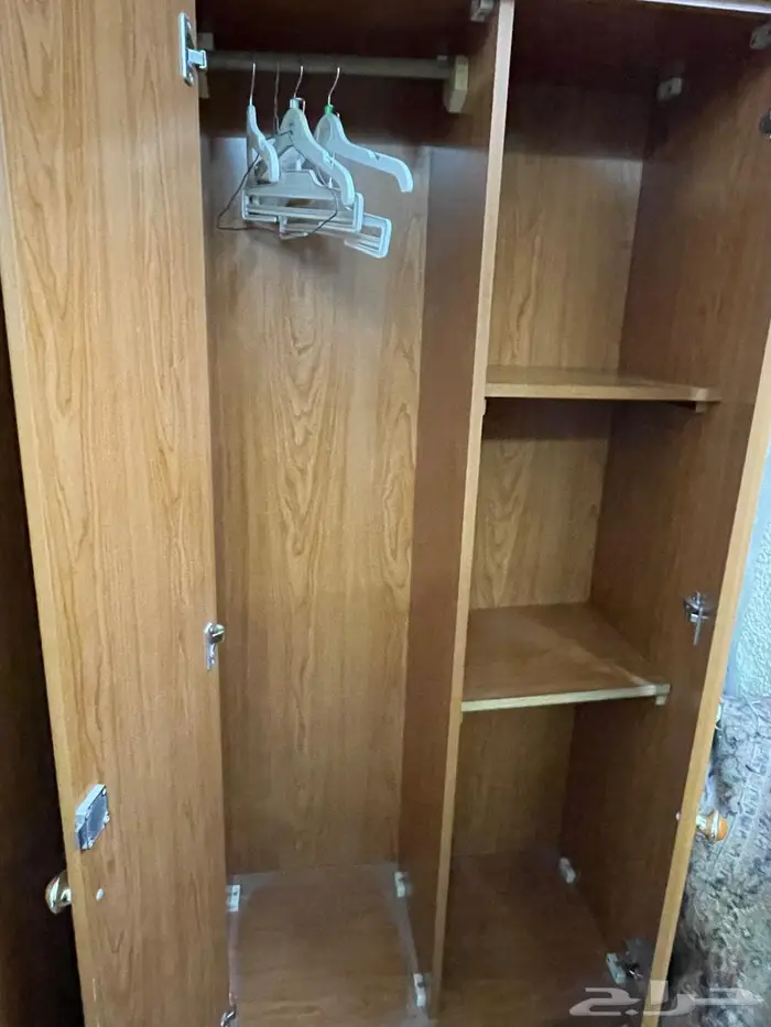 عرض اليوم دولاب واحد 35 ريال للبيع 2