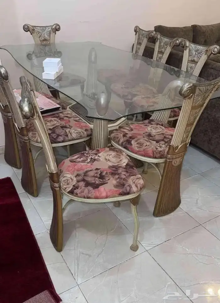 طاولة طعام قزاز حدد الكراسي 8 السعر 350 1