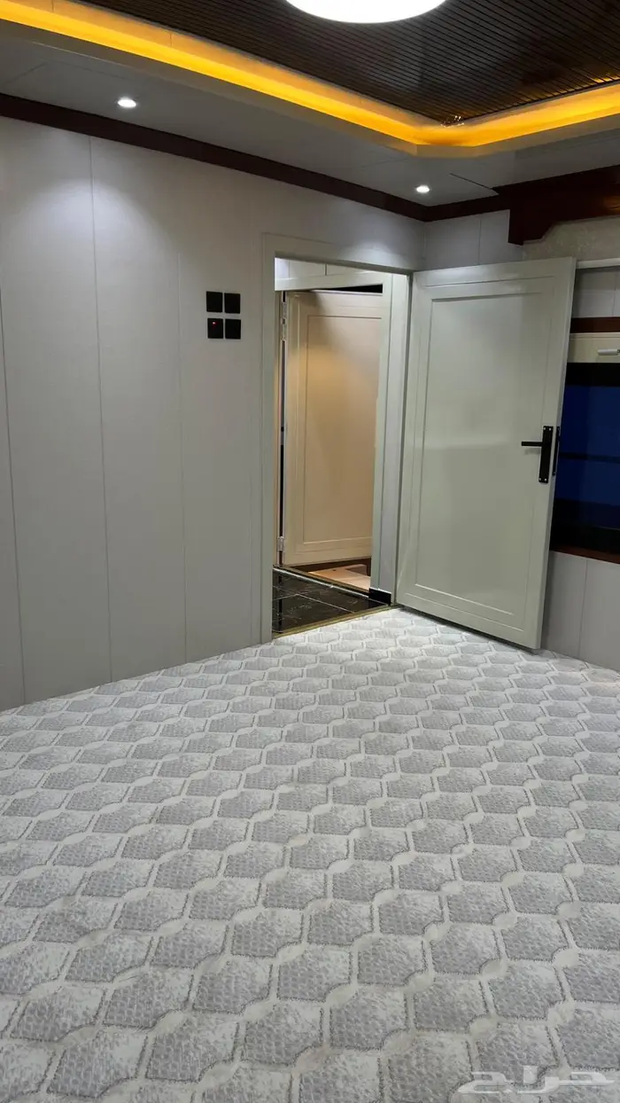 تم البيع كرفان شرايح 19 متر مشب متحرك 23