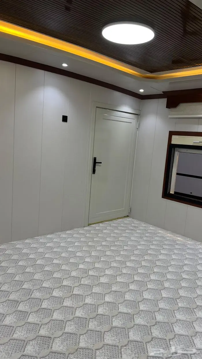 تم البيع كرفان شرايح 19 متر مشب متحرك 25