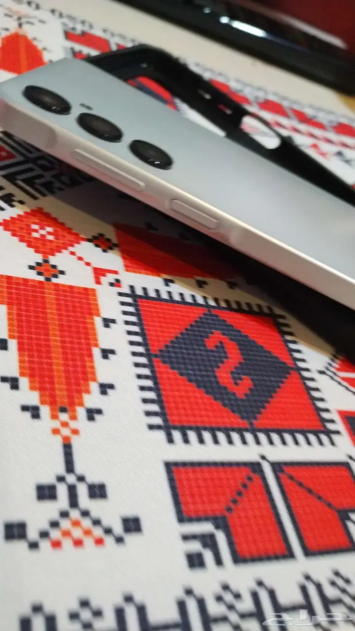 جوال اصلي للبيع معى غلاف للجوال 0