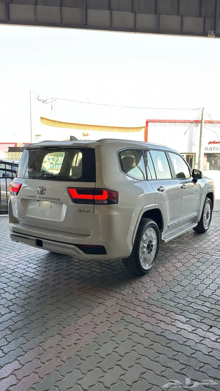 تويوتا لاندكروزر GXR 4 2026 7