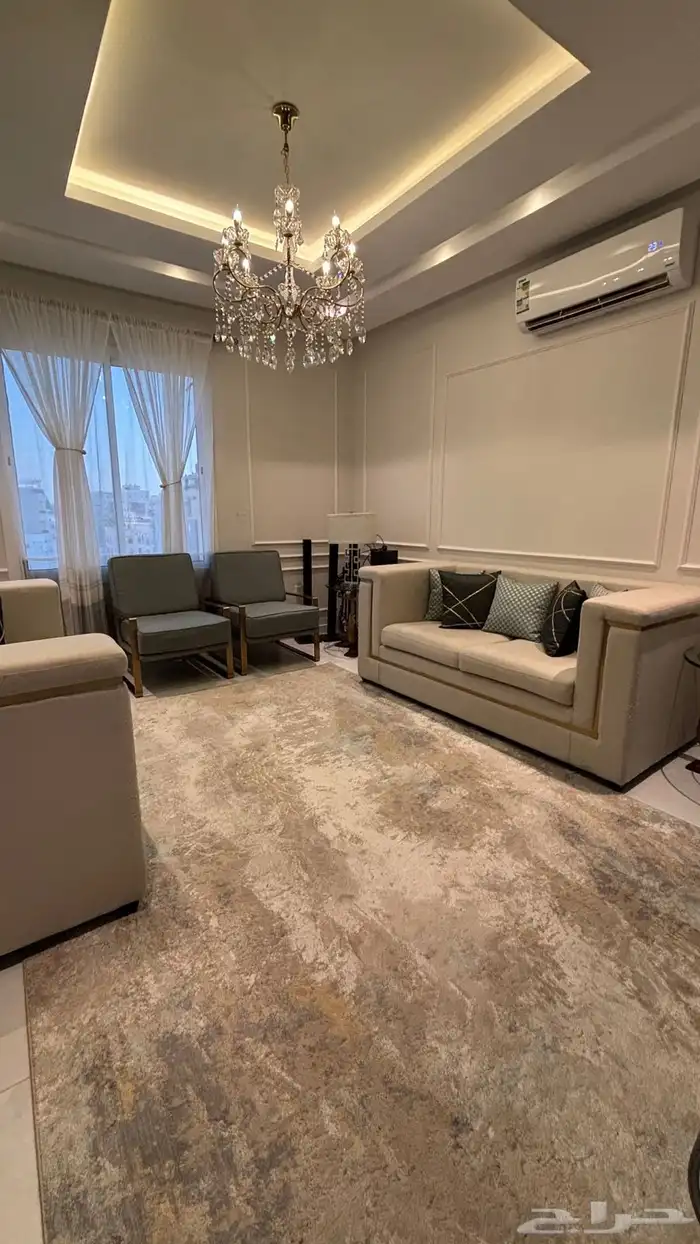 كنب من سيتي دبليو مع طاوله استقبال صغيره بالمربايه 5