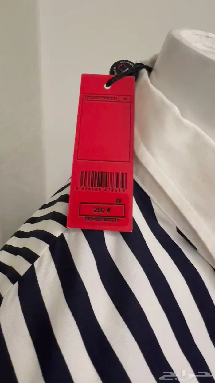 تيشرتات وبلايز كفالي دوتشي قبانا وكرولينا  سكارف فالنتيو 17