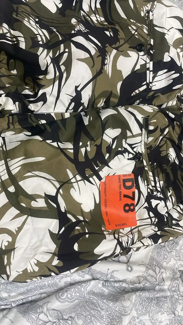 طقم قميص وبنطلون رجالي Diesel مستخدم 4