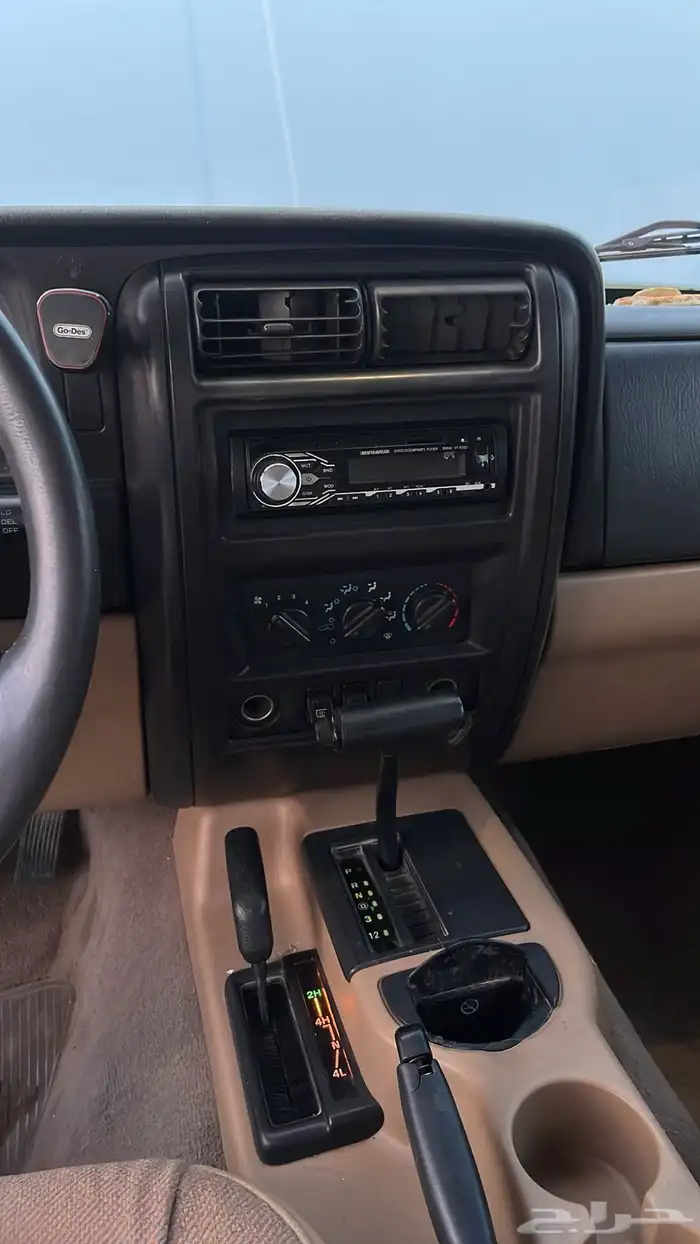 جيب شروكي موديل 2000 9