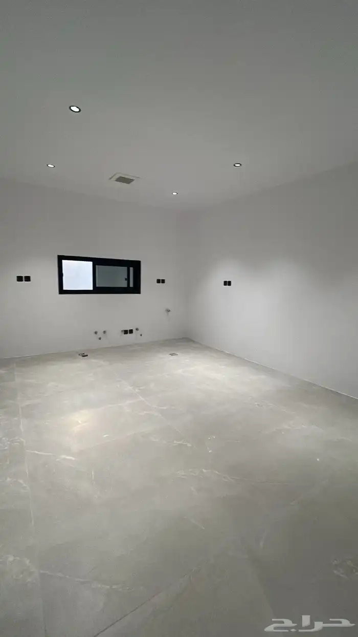 دور فاخر للبيع بحي الشروق يمين 7 غرف على الكود السعودي 6