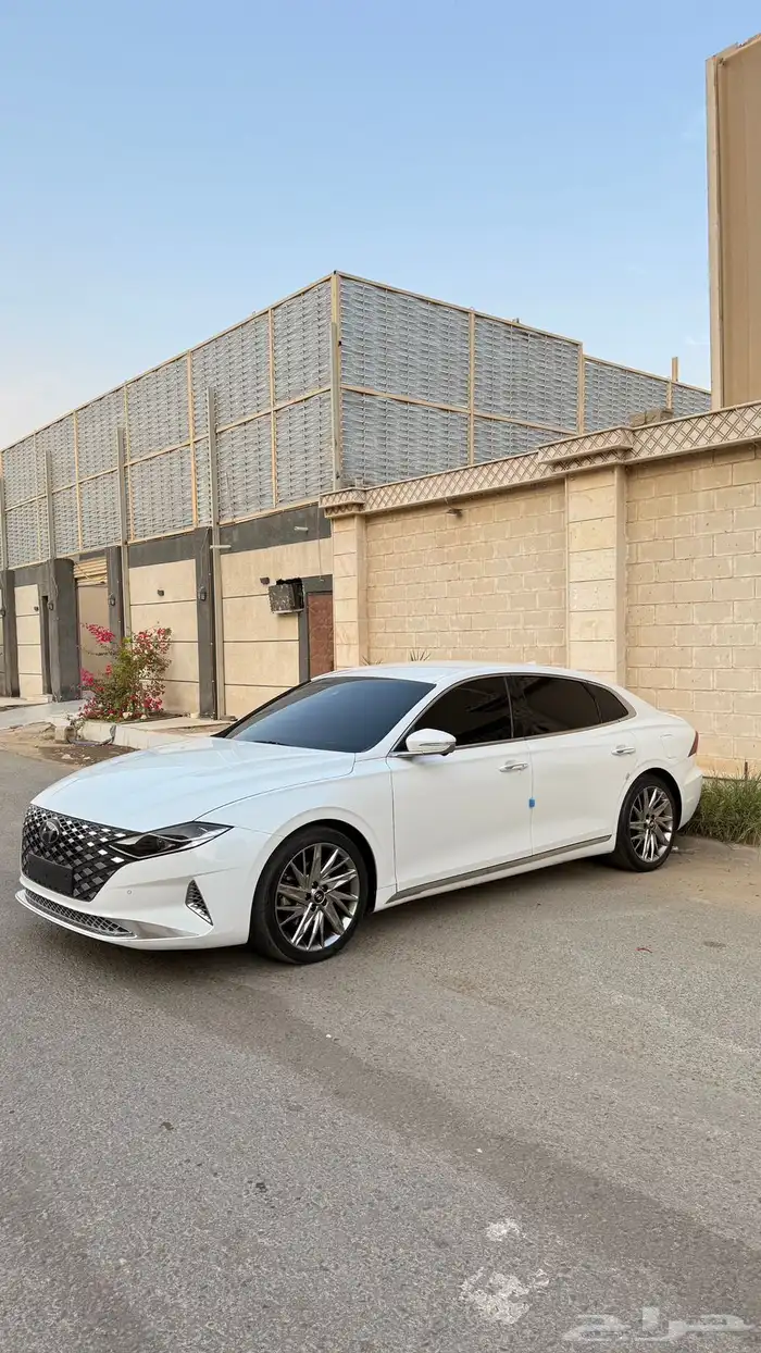 هيونداي ازيرا 2020 ( بنزين) v4 فل كامل بحالة ممتازة 1