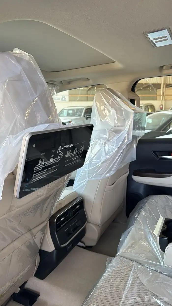 تويوتا لاندكروزر GXR 4 2026 13