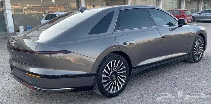 ازيرا 2023 وارد كوريا 6