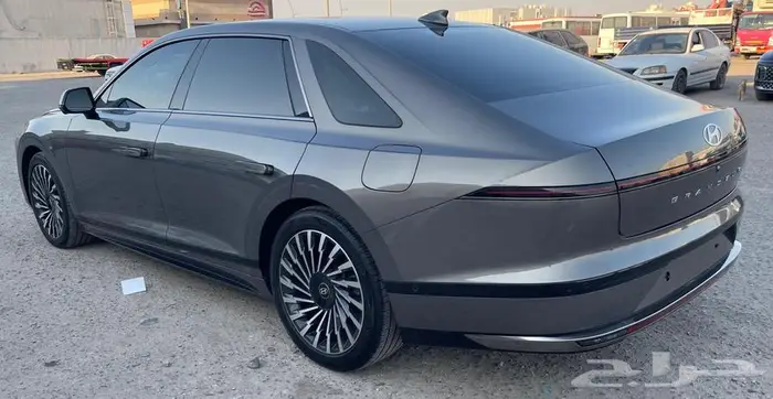 ازيرا 2023 وارد كوريا 7