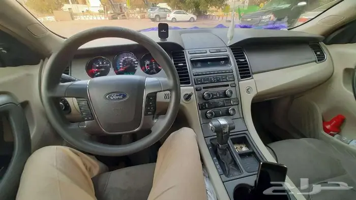 Ford Taurus 2012 Automatic 1