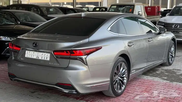 لكزس LS500 H موديل 2018 سعودي ممشي 161 الف للبيع علي السوم 1