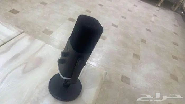 مايك فايفان AM8 1