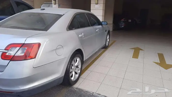 Ford Taurus 2012 Automatic 4