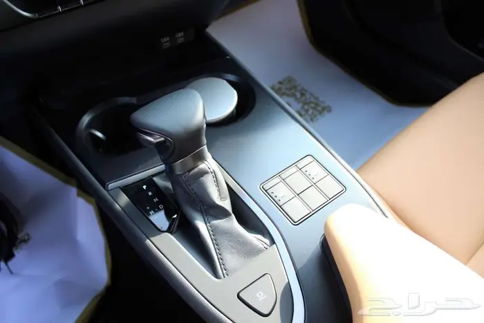 لكزس - UX300 خليجي هايبرد - 2025 - فل كامل-اقل سعر 6