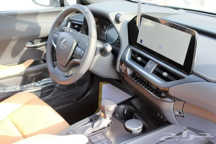 لكزس - UX300 خليجي هايبرد - 2025 - فل كامل-اقل سعر 9