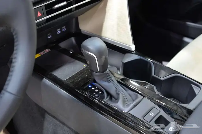 تويوتا كامري LE فتحة بالنقد والتقسيط 8