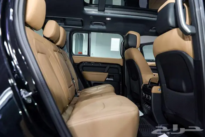 لاند روفر دفيندر 110 SE X-Dynamic V4 موديل 2026. 12