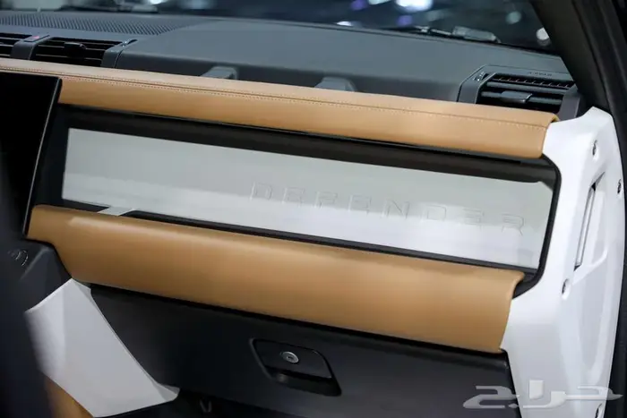 لاند روفر دفيندر 110 SE X-Dynamic V4 موديل 2026. 6