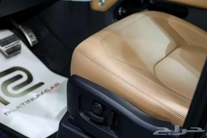 لاند روفر دفيندر 110 SE X-Dynamic V4 موديل 2026. 8