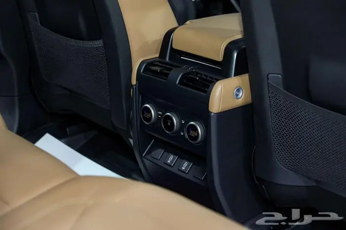 لاند روفر دفيندر 110 SE X-Dynamic V4 موديل 2026. 11