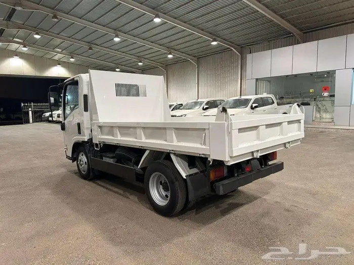 ايسوزو قلاب 3 طن مكيف يابانى موديل 2025 2