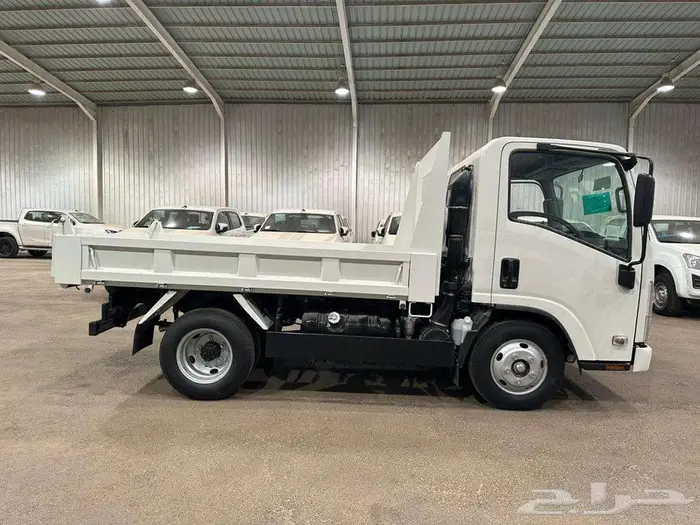 ايسوزو قلاب 3 طن مكيف يابانى موديل 2025 5